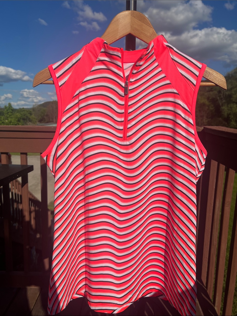 Tail White Label In Focus Golf Top Sleeveless Coral GK0847 Sz L Pickleball